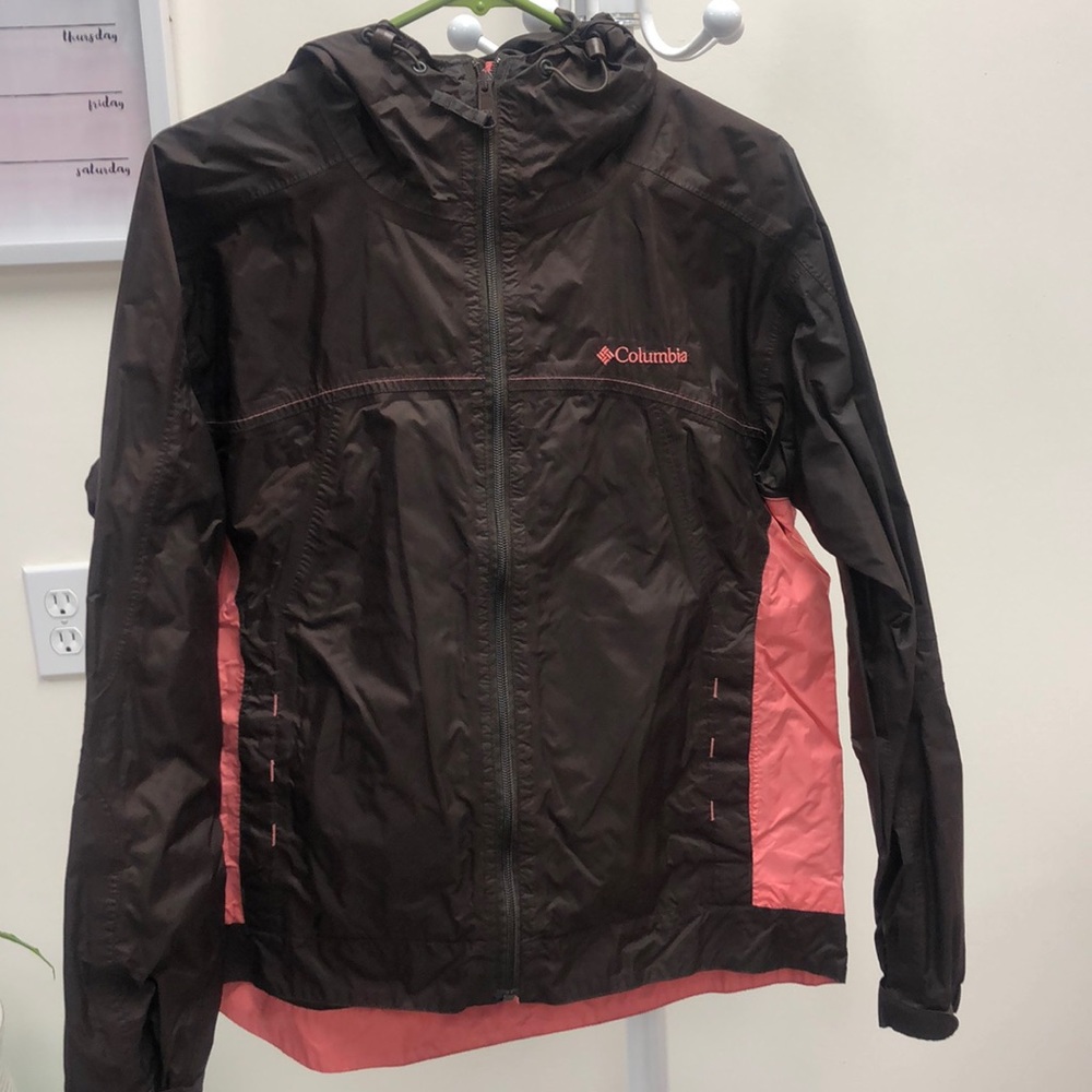 Columbia wind breaker